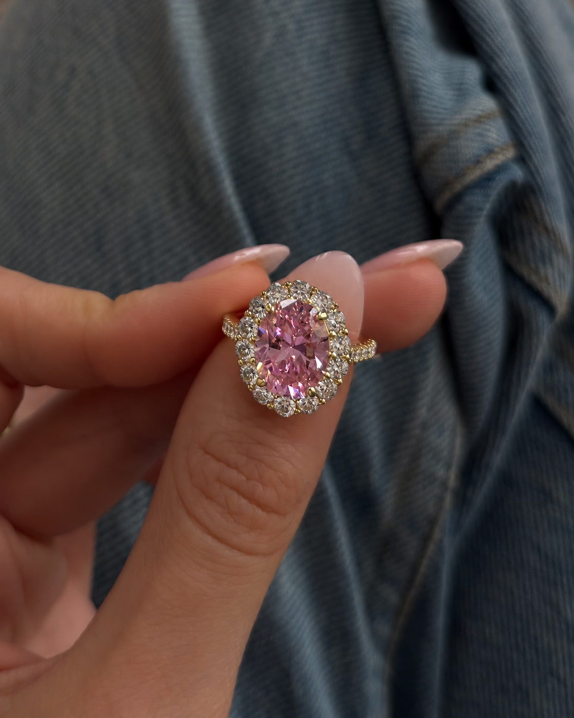 Étoile Oval Cut Pink CZ Ring